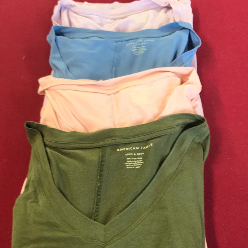 4 American eagle v neck tees xxl